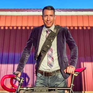 Meet your Posher, Adan